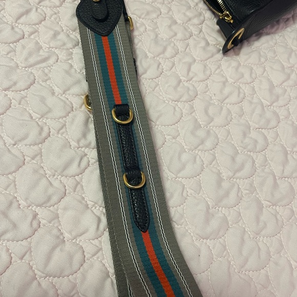 Authentic Prada Leather Crossbody - Picture 5 of 8